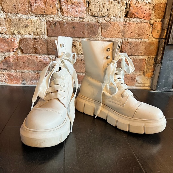 Beautiful Ecru/cream chunky lace up boot - Picture 3 of 5